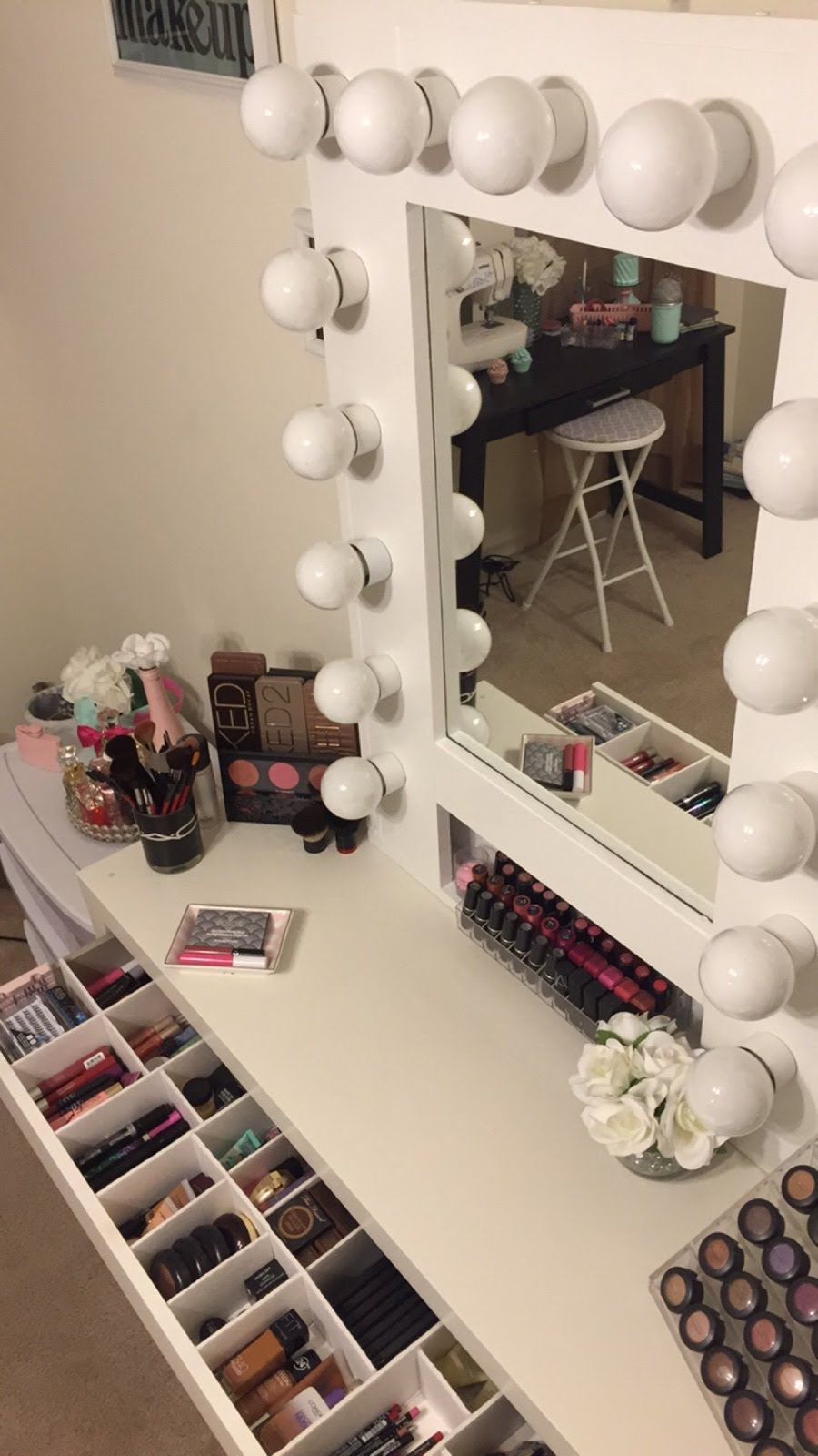 13 Beautiful DIY Vanity Mirror Ideas to Consider for Your Home