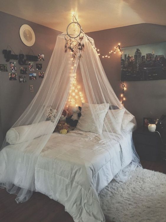16 Romantic Canopy Beds Ideas For Girls Latest Fashion Trends for Women sumcoco.com