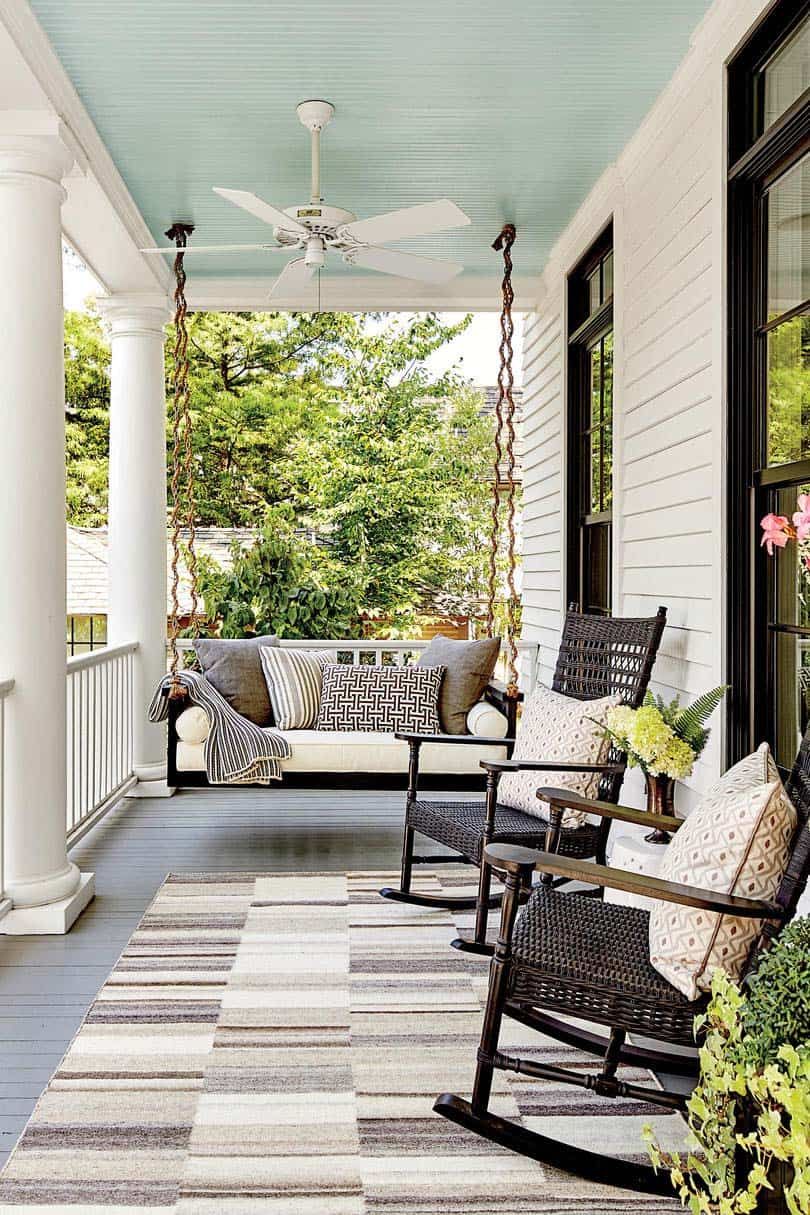 26 Incredibly Relaxing Swinging Bed Ideas For Your Porch