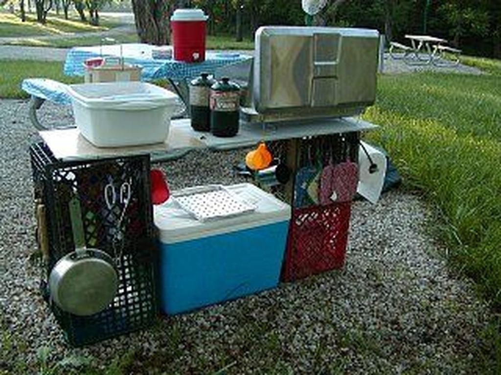 20+ Cozy Outdoor Camping Kitchen Ideas For Comfortable Camping - TRENDECORA