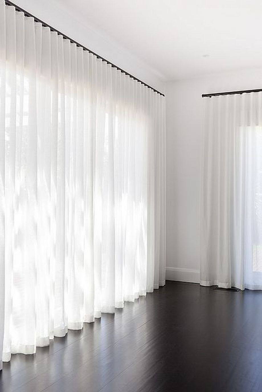 60 Beauty and Elegant White Curtain for Bedroom and Living Room - Hoommy.com
