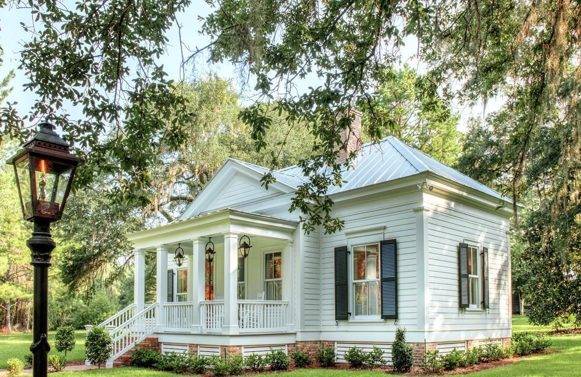 A Charming 800-Square-Foot Southern Cottage