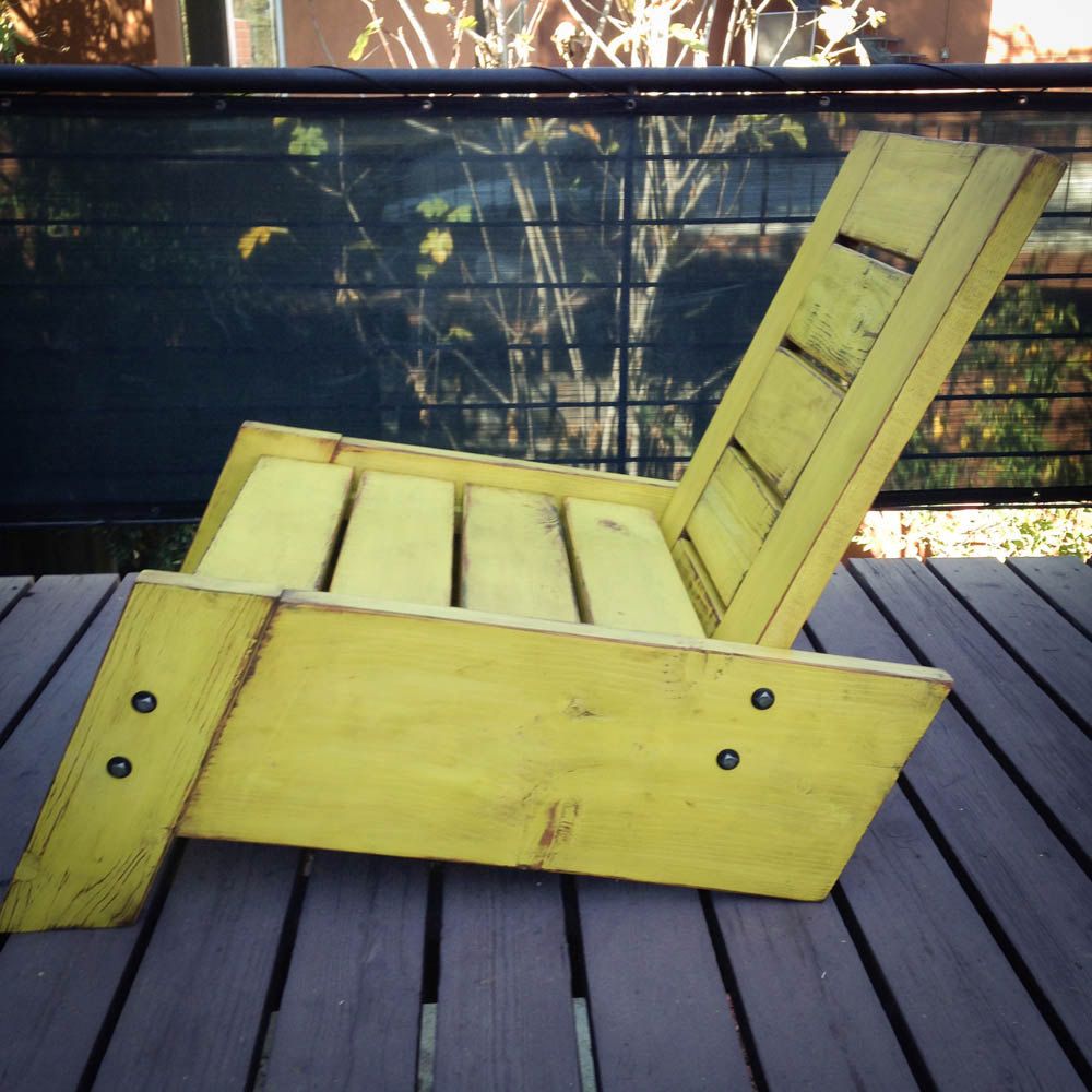 Artículos similares a SÃO RAFAEL moderno/vintage recuperada madera silla de cubierta en Etsy