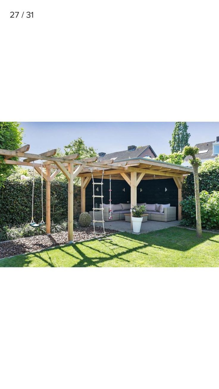 Beautiful covered garden seating area/ den and children’s climbing frame Wunde