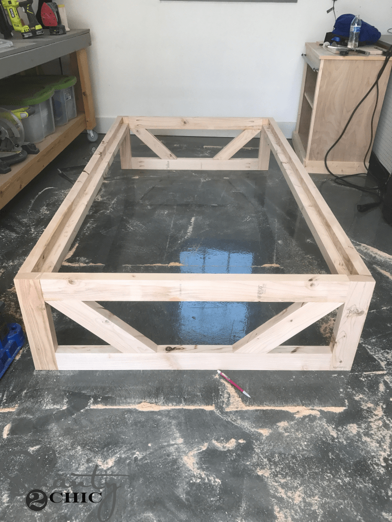 DIY Modern Platform Bed – Free Plans & How-To Video – Shanty 2 Chic