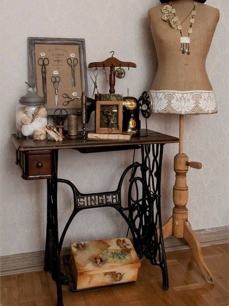 How To Reutilize Your Old Sewing Machine As A Table - Do It Yourself Samples