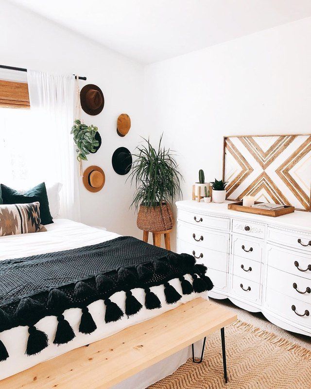 How to Give a Black-and-White Bedroom the Boho Treatment | Hunker