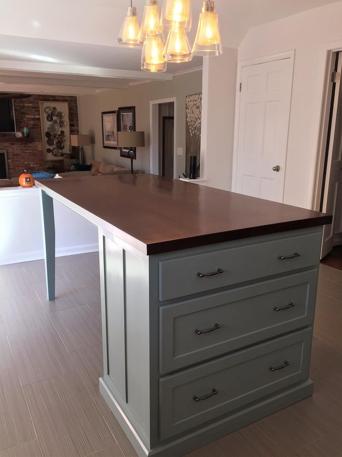 Kitchen Island with Seating and Tapered Legs