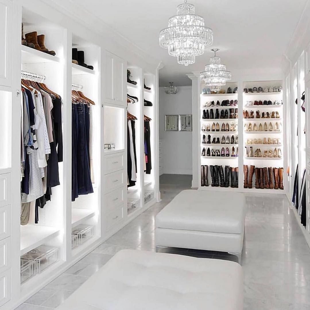 Masters of Luxury - Est. 2015 on Instagram: “How amazing is this walk in wardrobe! Designed by @abmbuilt #merrychristmas”