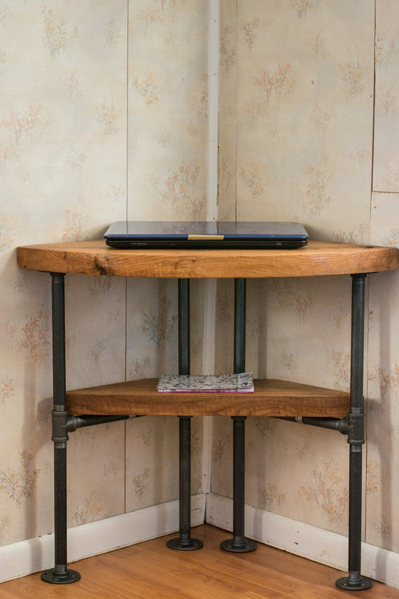 Petit bureau d’angle, bureau de table en bois récupéré- Chêne massif W/ 26″ Pieds de pipe en fer noir.