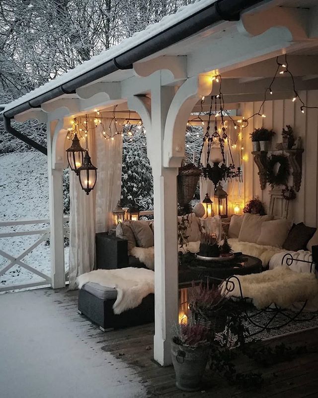So today, I would just love to sit here… with mulled wine of course 🖤 How s… – worldefashion.com/decor