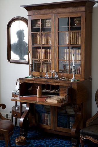 Your guide to buy the right santique   secretary desk with hutch