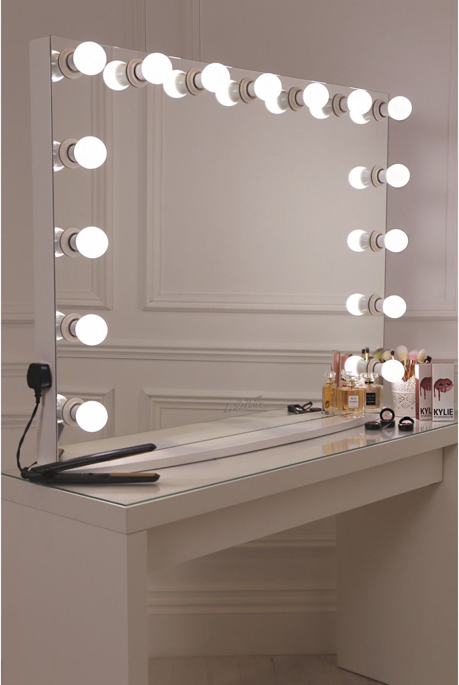► 17 DIY Vanity Mirror Ideas to Make Your Room More Beautiful - EnthusiastHome