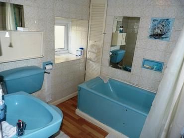 Sky-blue bathroom suite (With images) | Black kitchen decor .