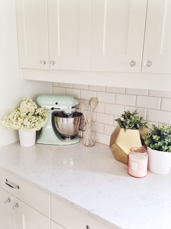 10 Ways to Style Your Kitchen Counter Like a Pro | Kitchen styling .
