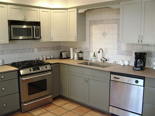 Painting Old Kitchen Cabinets Can Freshen Up the Overall Look of .
