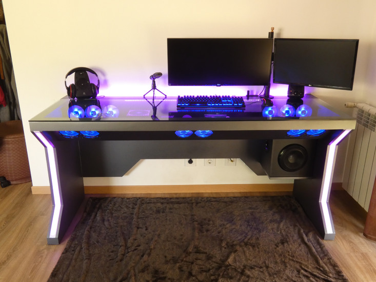 Ultimate PC Desk - by Tankian the Man | TechPowerUp Case Modding .